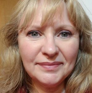 Meet your Posher, Selena